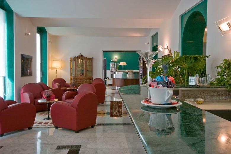 Hotel Ateneo Garden Palace