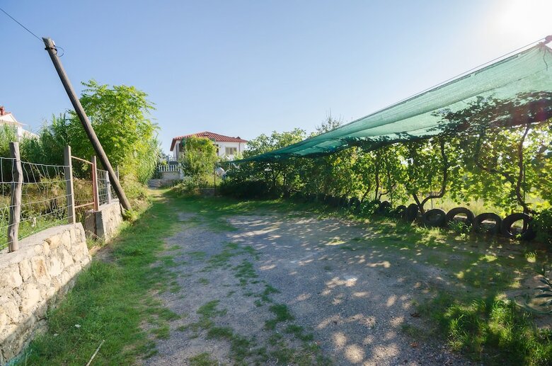 Apartments Mladen