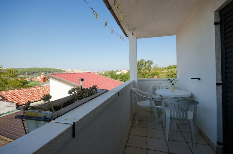 Apartments Mladen