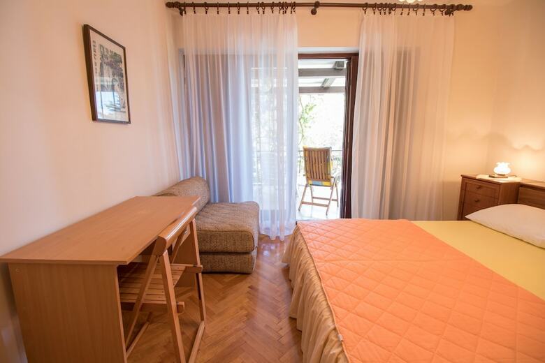 Apartments Luka