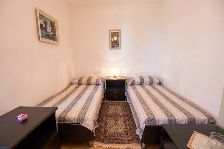 Apartments Luka