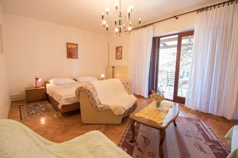 Apartments Luka