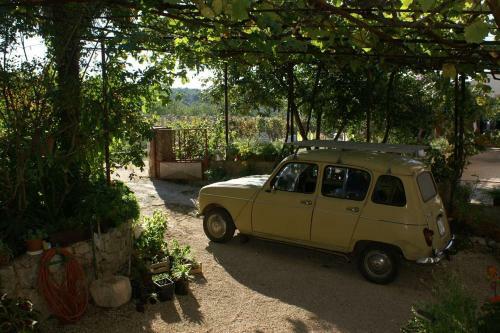 Apartments With A Parking Space Mirca (brac) - 2843