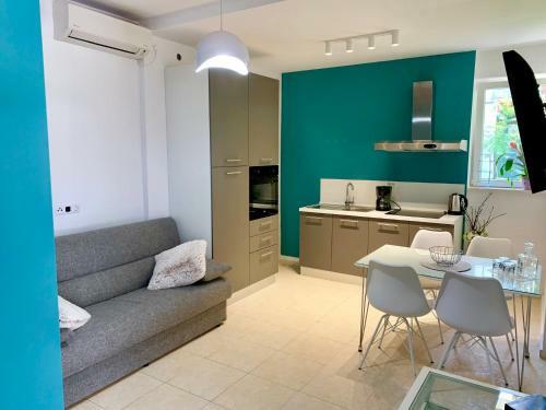 Apartamentos Deluxe Suites Mandi?