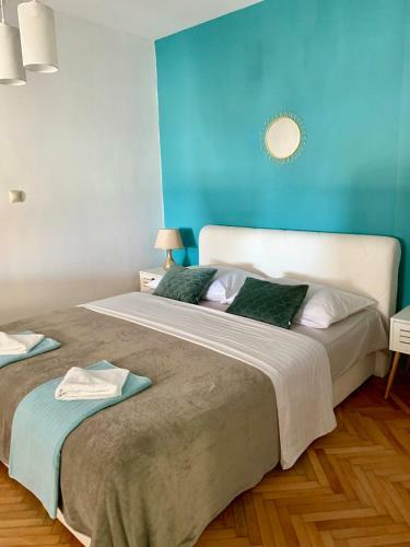 Apartamentos Deluxe Suites Mandi?