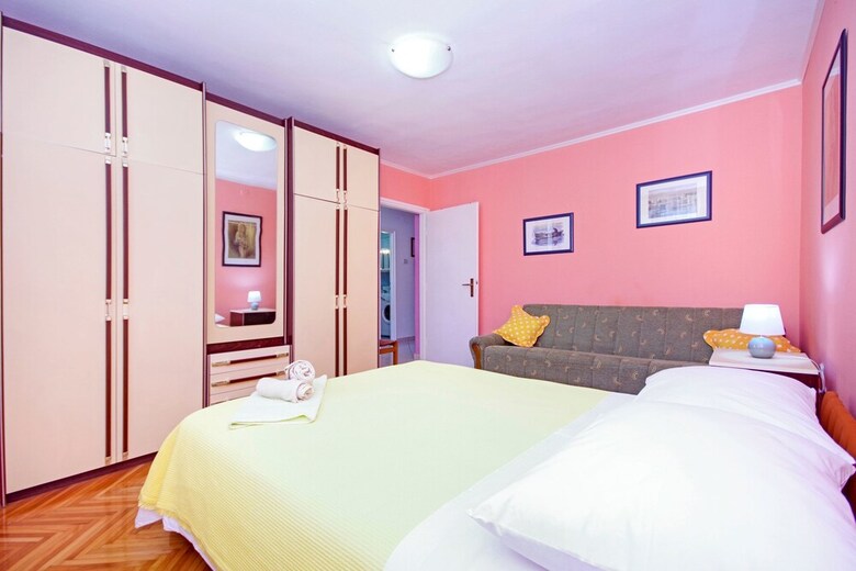 Apartments Mi�e