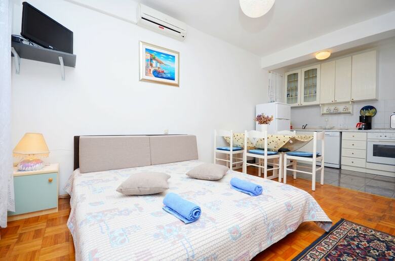 Apartments And Room Vi�nja