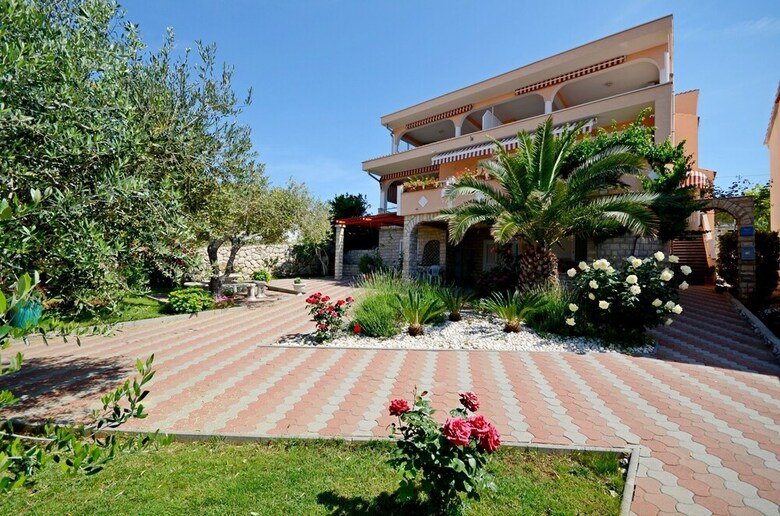 Apartments And Room Vi�nja