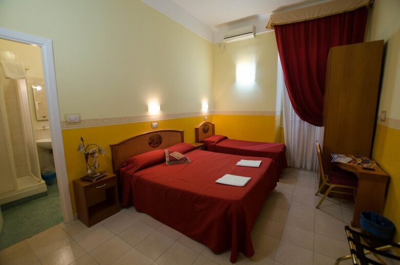 Hotel Cherubini