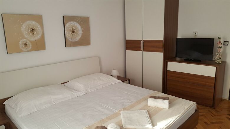 Apartments Ivo