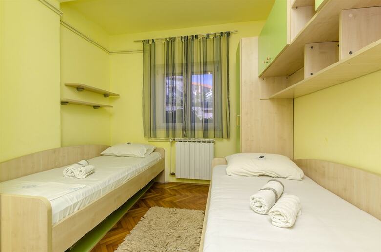 Apartments Mare