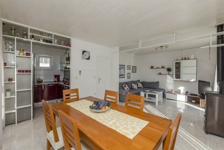 Apartments Mare