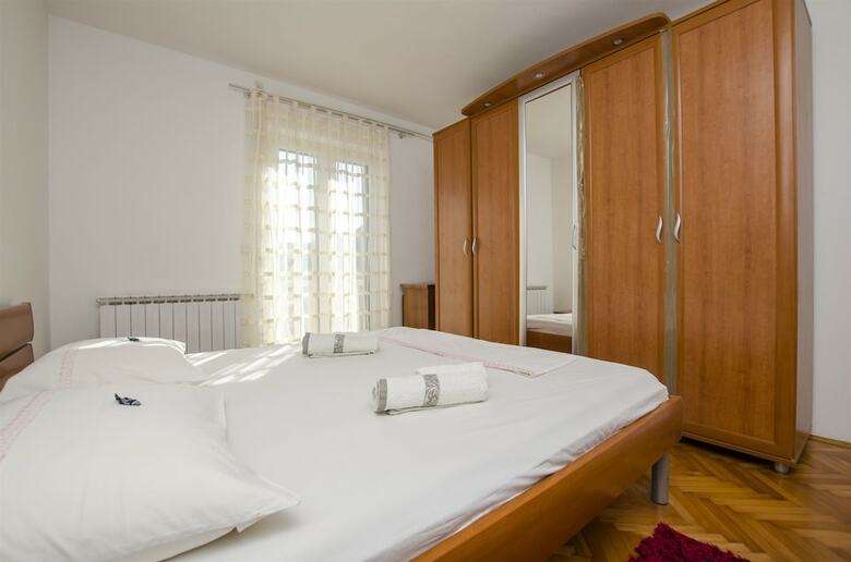 Apartments Mare