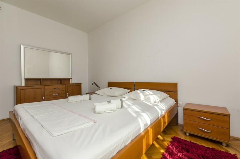 Apartments Mare