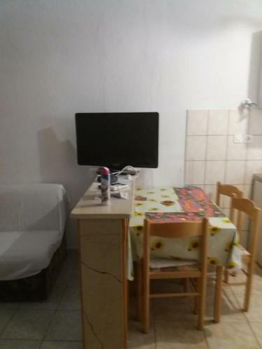 Hostal Apartments By The Sea Povlja (brac) - 5644
