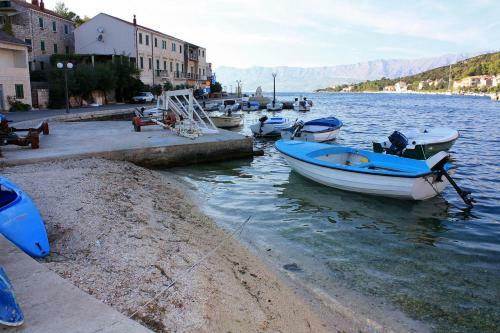 Hostal Apartments By The Sea Povlja (brac) - 5644