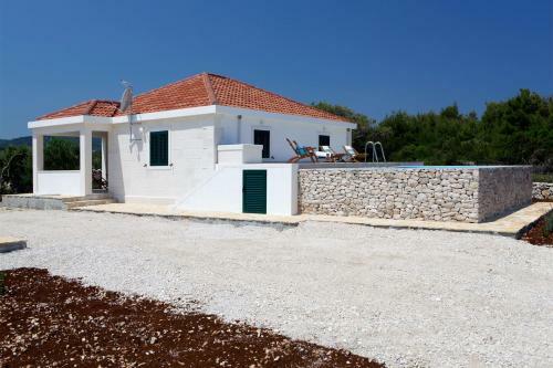 Robinzon Villa Zavala