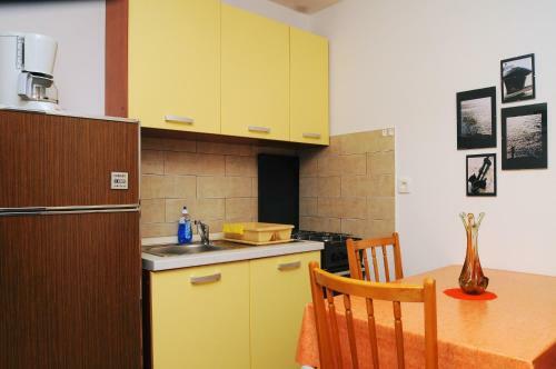 Apartment In Rabac 16742