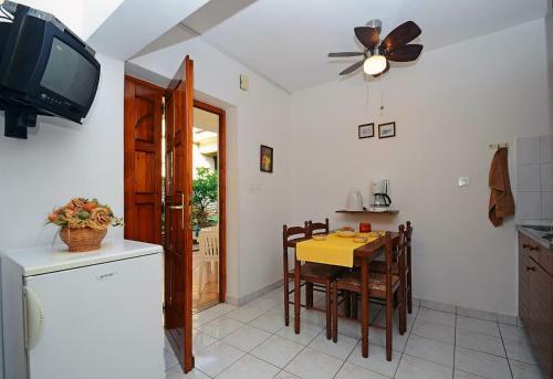 Apartment In Rabac 16742
