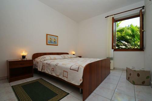 Apartment In Rabac 16742