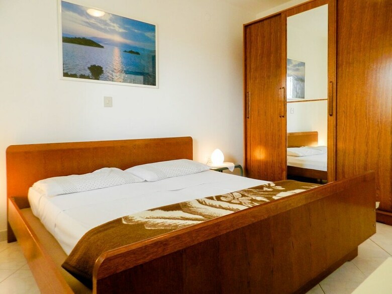 Apartments Josip