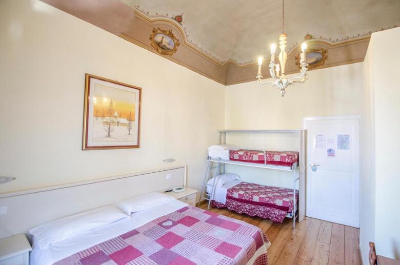 Hotel Iris