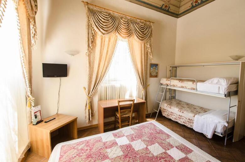 Hotel Iris