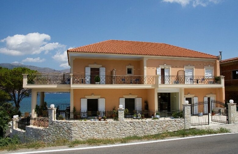 Aparthotel Lazaratos Hotel