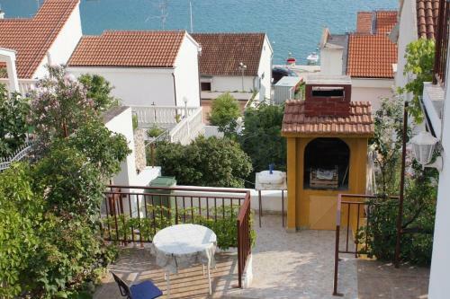 Apartment Tisno 5136a