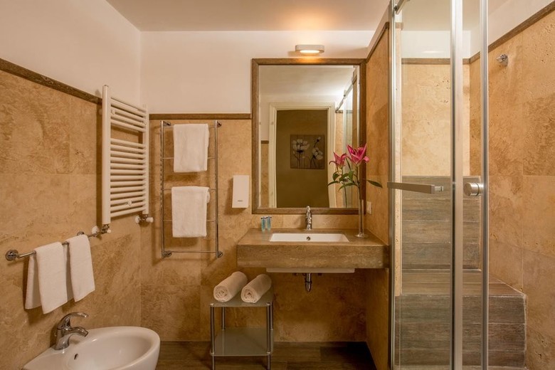Hotel Aenea Superior Inn