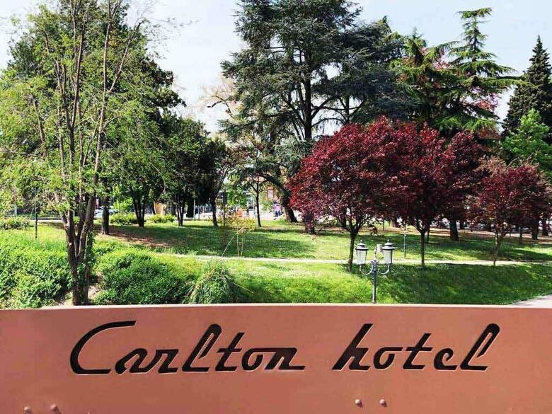 Hotel Carlton