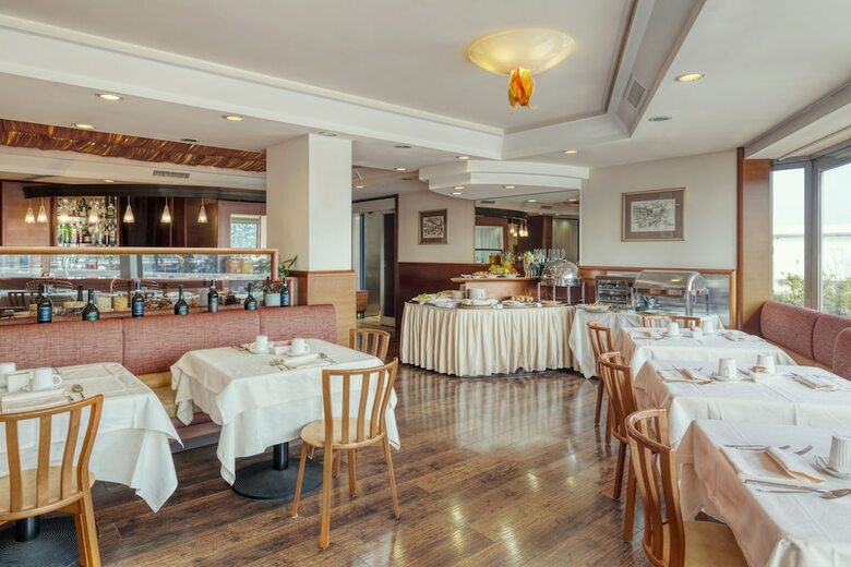 Hotel Carlton