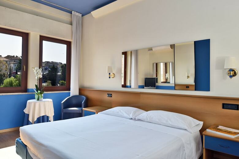 Hotel Carlton