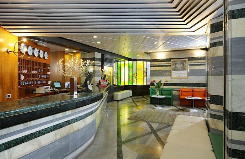 Hotel Carlton