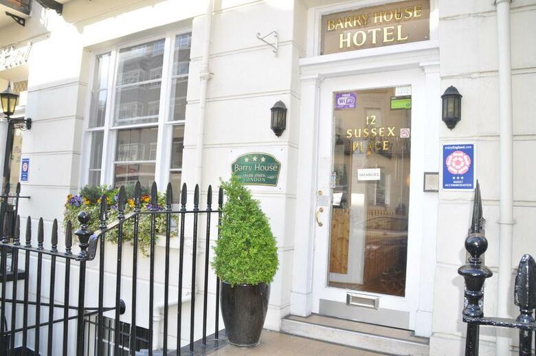 Hotel Barry House