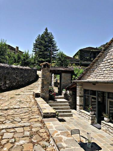 Hostal Konaki Hotel