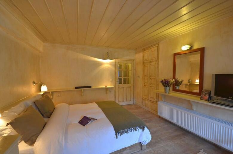 Papaevangelou Hotel