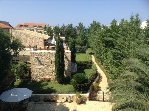 Rock House's Villa Melody