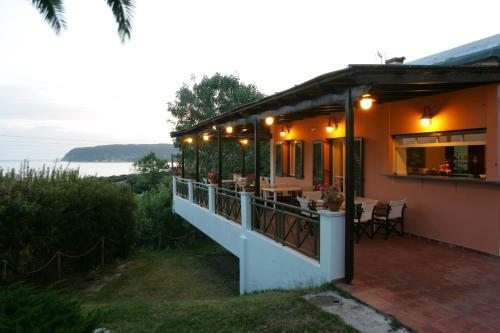 Aparthotel Mounda Beach Hotel