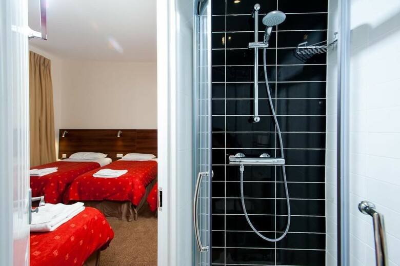 Hotel Marble Arch Inn