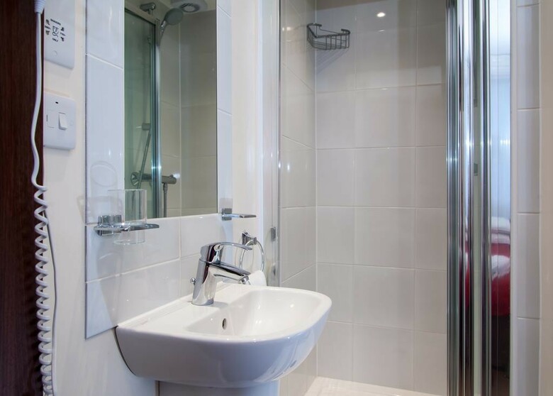 Hotel Marble Arch Inn
