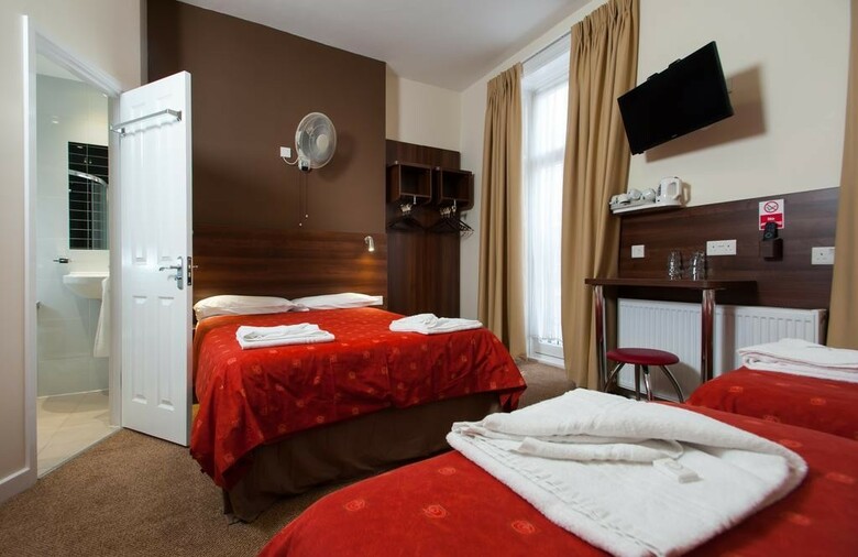 Hotel Marble Arch Inn