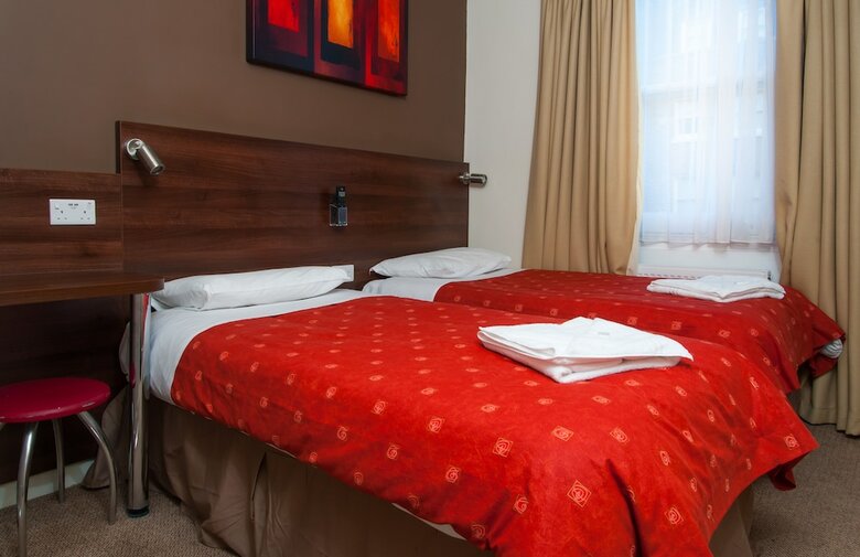 Hotel Marble Arch Inn