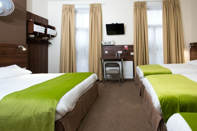 Hotel Marble Arch Inn