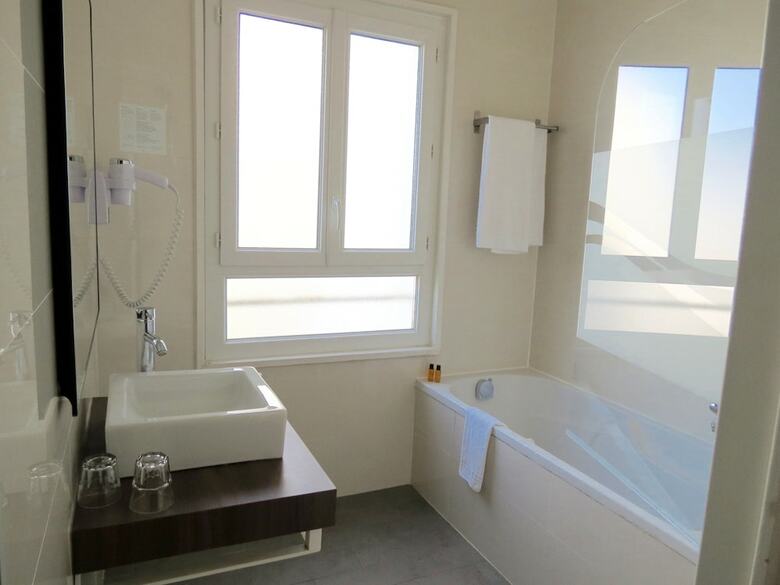 Hotel Amiraut�