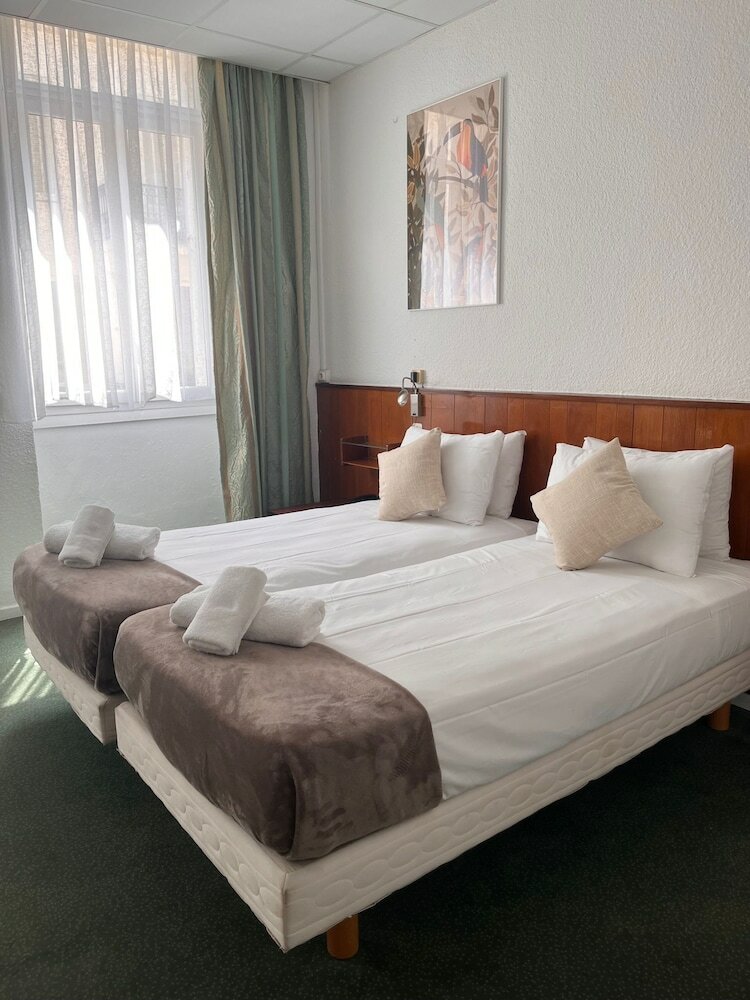 Azurene Royal Hotel