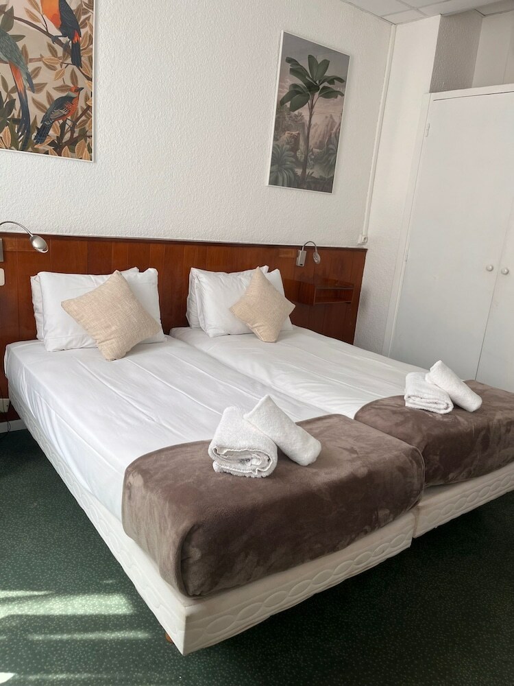 Azurene Royal Hotel