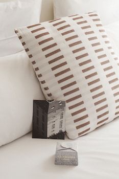 Atel La Perouse Hotel