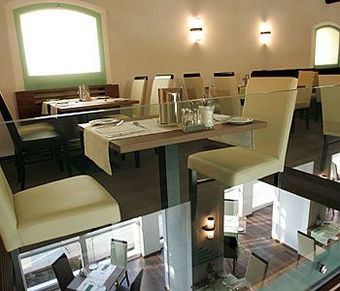 Ce Plaza Hotel