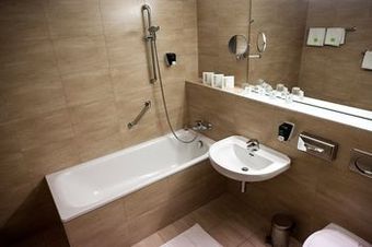 Ce Plaza Hotel